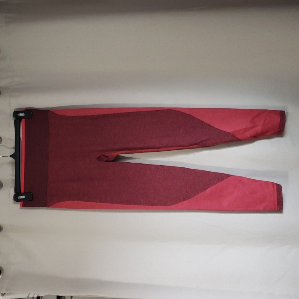NWOT Pink Victoria's Secret Seamless Leggings